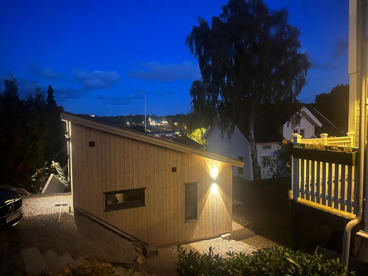 Mysigt Attefallshus Med Naerhet Till Stad Och Hav Göteborg Exteriör bild